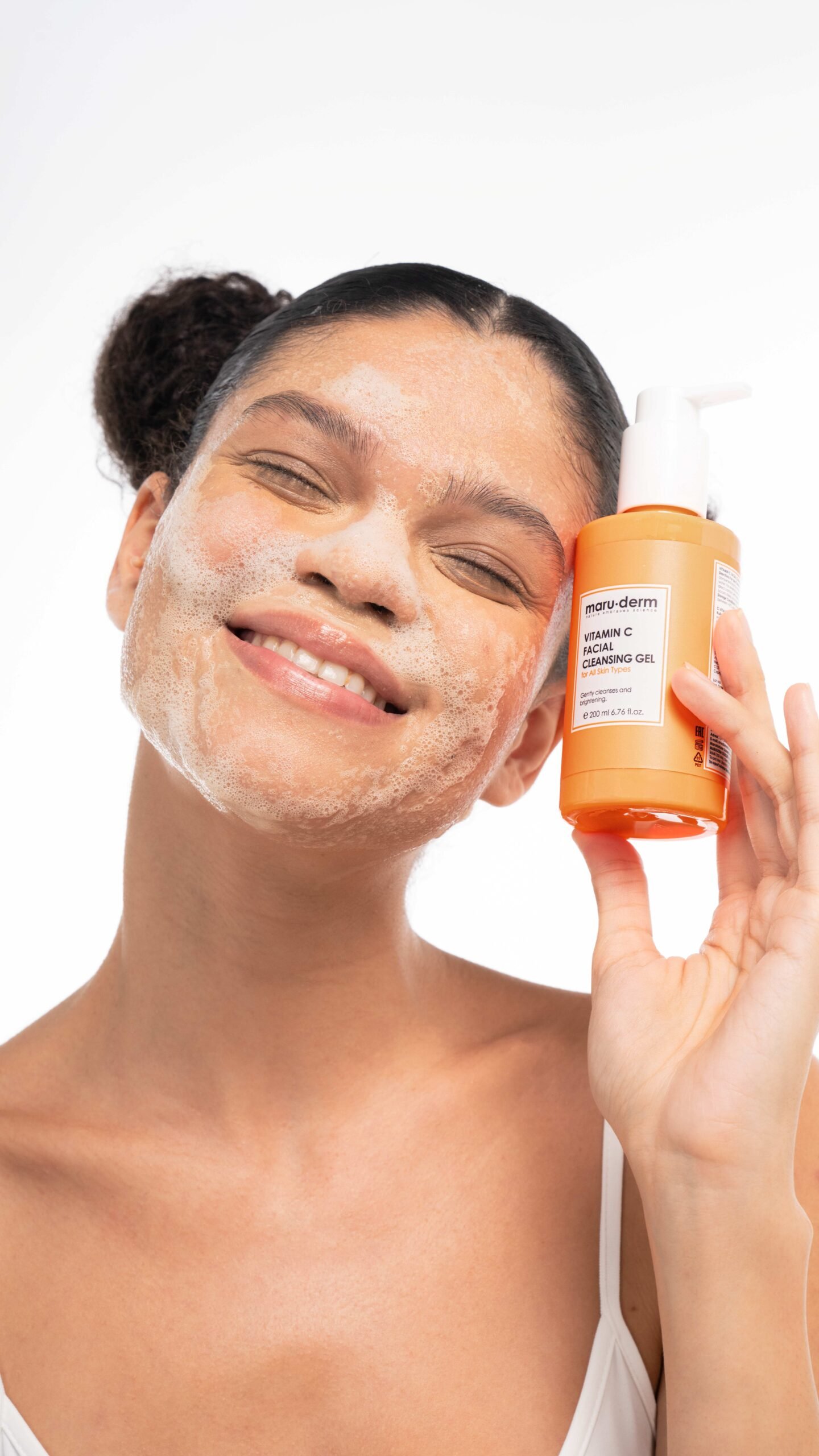 Vitamin C Facial Cleansing Gel - Image 4
