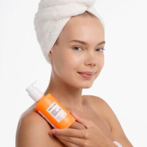 Vitamin C Facial Cleansing Gel - Image 3